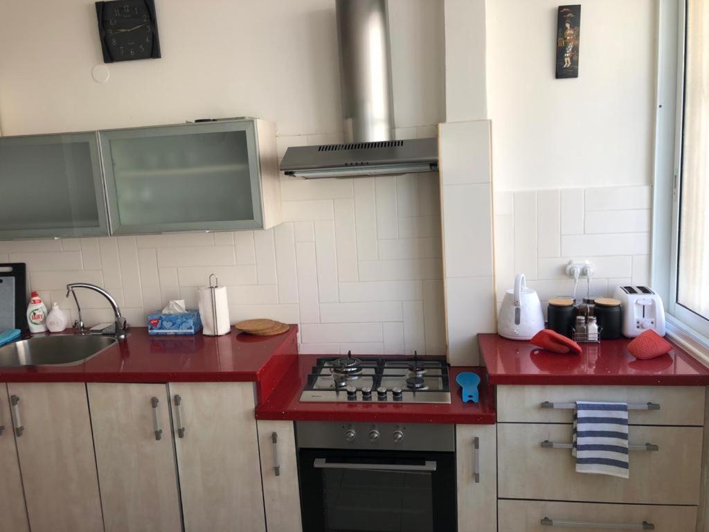 Sky Home Apartment Jabotinsky 8 Bat Yam Eksteriør billede